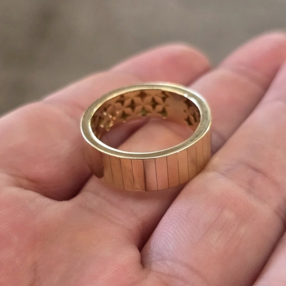 14k Gold Dyadema Ring with Stars Design - Picture 7 of 12